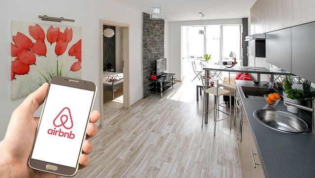 Airbnb lays off 25% of its Employees